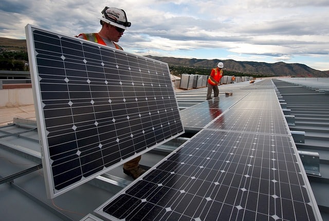 solar-panels-installation-workers
