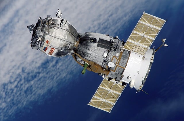 satellite-soyuz-spaceship