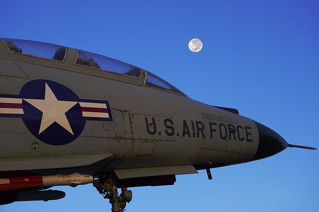us-air-force-fighter-jet-moon