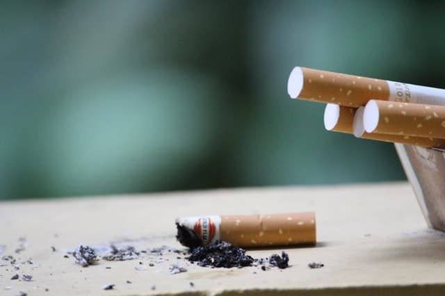 addiction-ashtray-cigarette