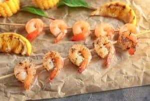 cooked-shrimps-on-parchment-paper