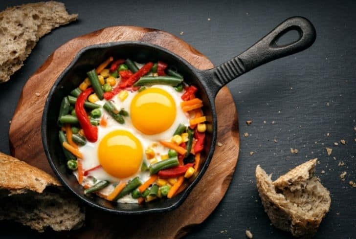 fried-eggs-in-cast-iron-pan