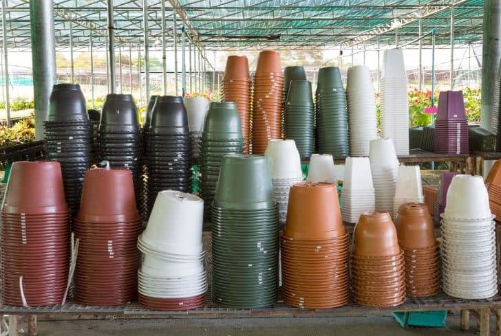 plastic-plant-pots
